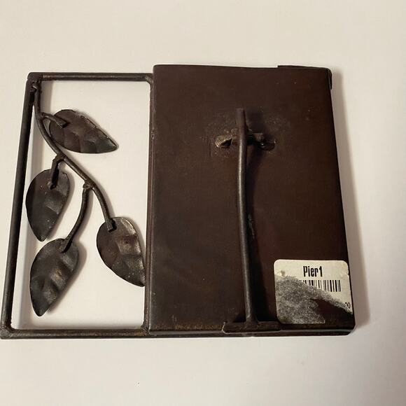 Vintage Pier 1 Metal Picture Stand Frame Wrought Iron Leaf Scroll 3 1/2 x5 Photo - Picture 12 of 16
